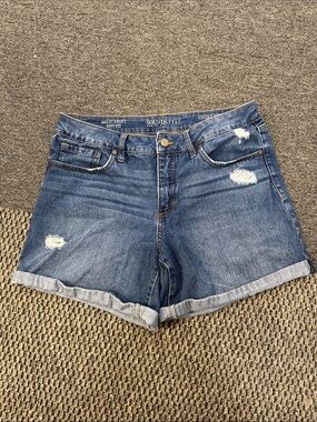 SOUND+STYLE Women's Mid-Blue Distressed Roll-Cuff Jean Shorts